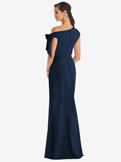 【NEW】【STYLE: 3073】オフショルダー ネクタイ 詳細 トランペット ガウン 前面 スリット【COLOR: Midnight Navy】【SIZE: 00-18W】