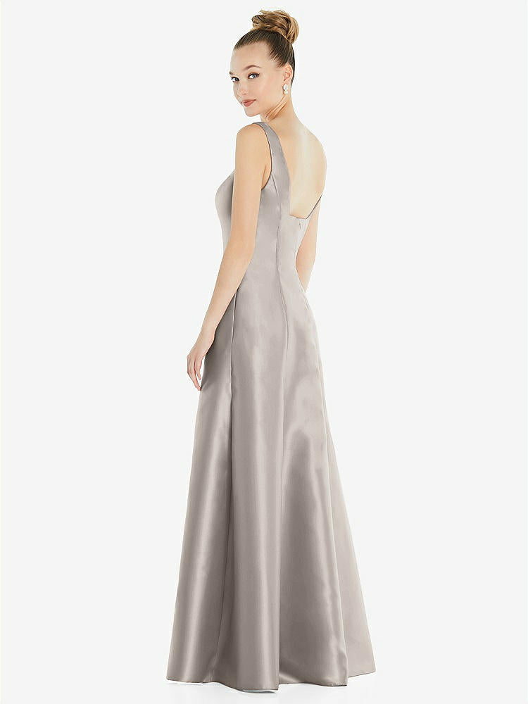 【STYLE: D826】Sleeveless Square-Neck Princess Line Gown with Pockets【COLOR: Taupe】