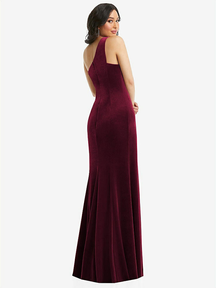 【NEW】【STYLE: 6867】ワンショルダー ベルベット トランペット ガウン 前面 スリット【COLOR: Cabernet】【SIZE: 00-30W】