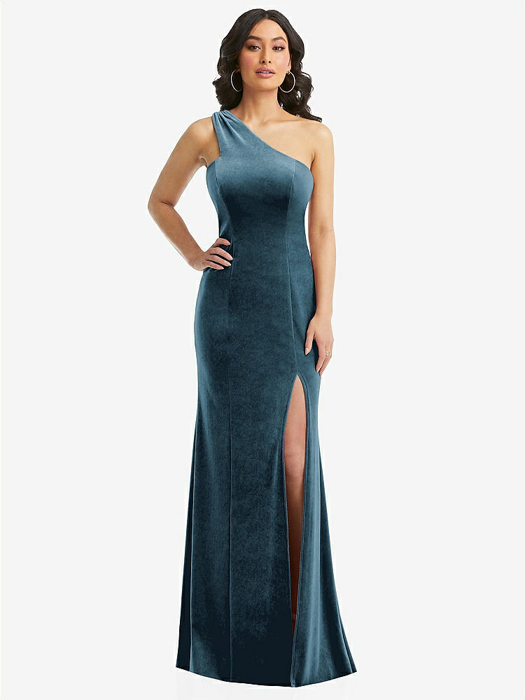 【NEW】【STYLE: 6867】ワンショルダー ベルベット トランペット ガウン 前面 スリット【COLOR: Dutch Blue】【SIZE: 00-30W】
