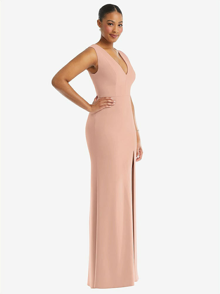 【NEW】【STYLE: TH111】ディープ Vネック 閉じた 背面 クレープ トランペット ガウン 前面 スリット【COLOR: Pale Peach】【SIZE: 00-30W】