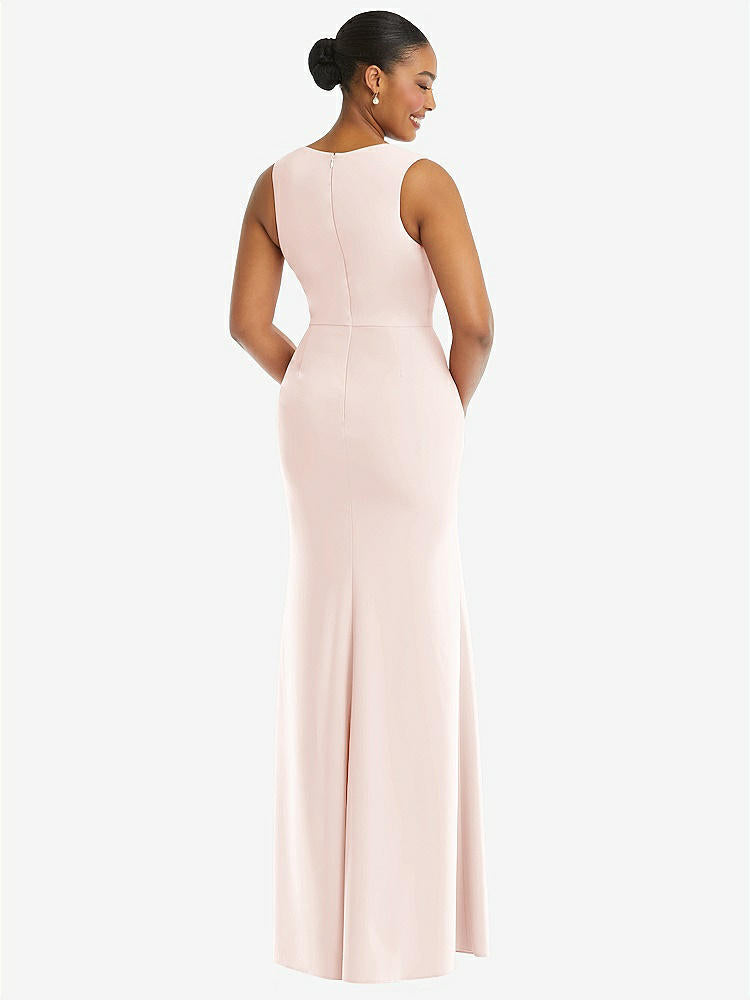 【NEW】【STYLE: TH111】ディープ Vネック 閉じた 背面 クレープ トランペット ガウン 前面 スリット【COLOR: Blush】【SIZE: 00-30W】
