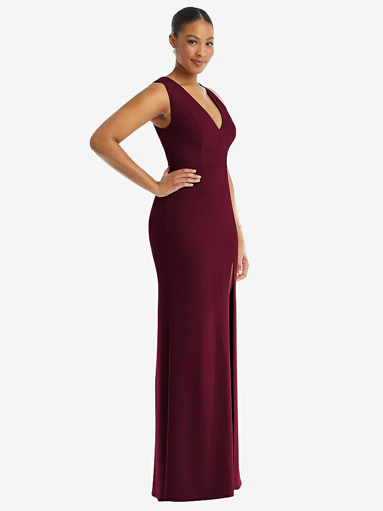 【NEW】【STYLE: TH111】ディープ Vネック 閉じた 背面 クレープ トランペット ガウン 前面 スリット【COLOR: Cabernet】【SIZE: 00-30W】