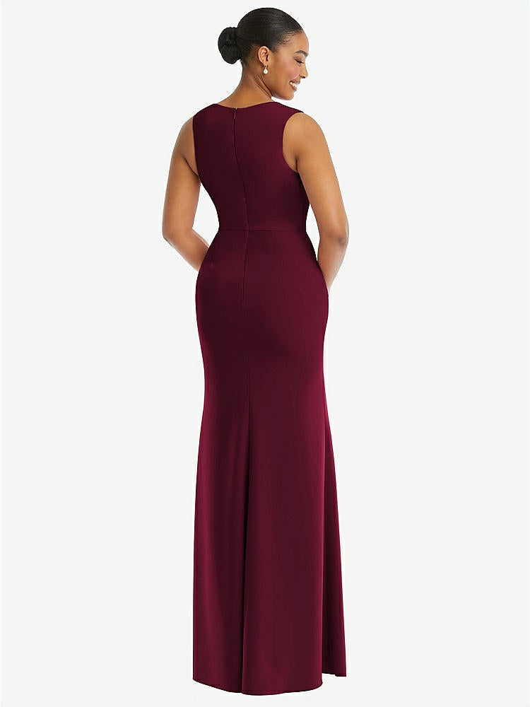 【NEW】【STYLE: TH111】ディープ Vネック 閉じた 背面 クレープ トランペット ガウン 前面 スリット【COLOR: Cabernet】【SIZE: 00-30W】