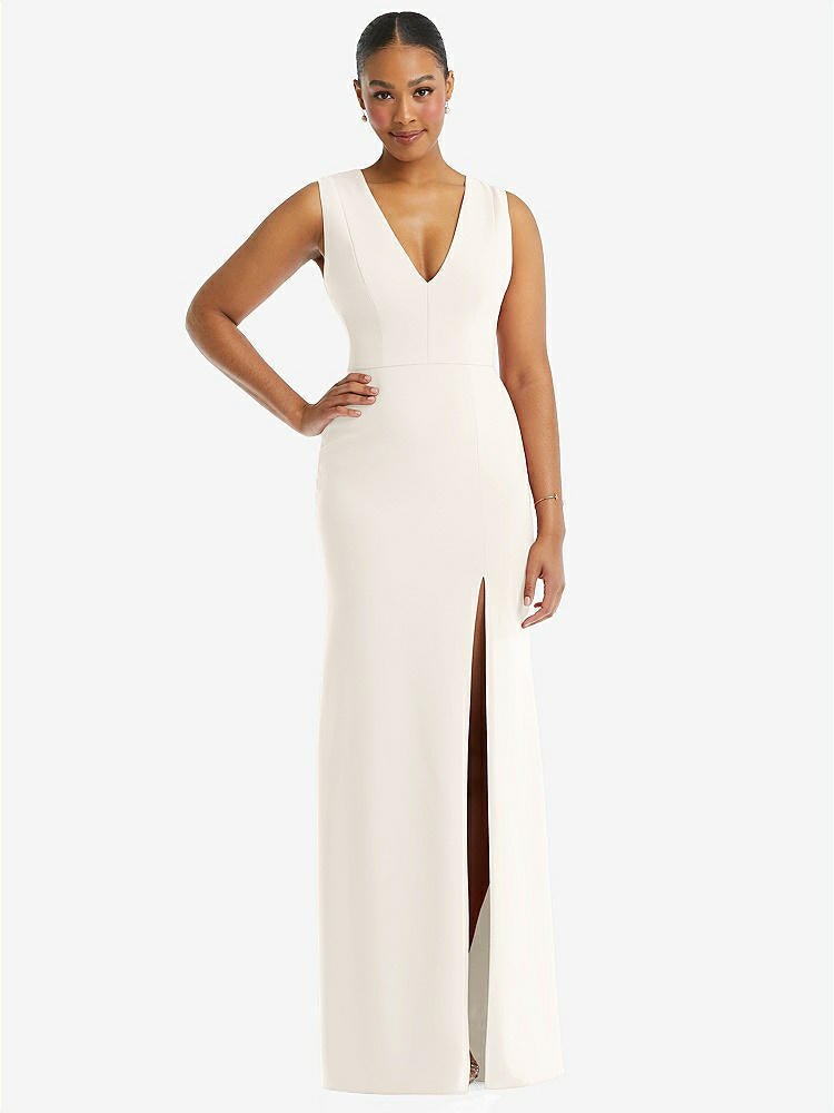【NEW】【STYLE: TH111】ディープ Vネック 閉じた 背面 クレープ トランペット ガウン 前面 スリット【COLOR: Ivory】【SIZE: 00-30W】