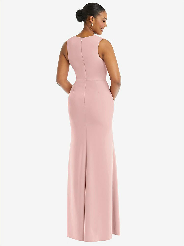 【NEW】【STYLE: TH111】ディープ Vネック 閉じた 背面 クレープ トランペット ガウン 前面 スリット【COLOR: Rose - PANTONE Rose Quartz】【SIZE: 00-30W】