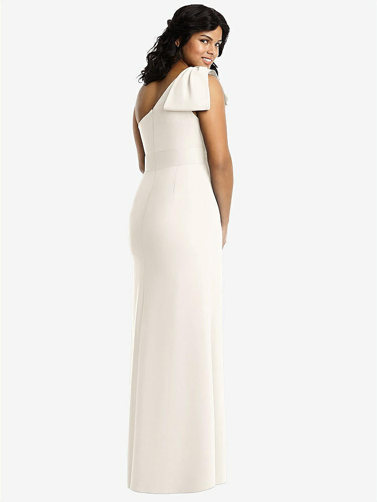 【NEW】【STYLE: 6769】弓 ワンショルダー トランペット ガウン【COLOR: Ivory】【SIZE: 00-30W】