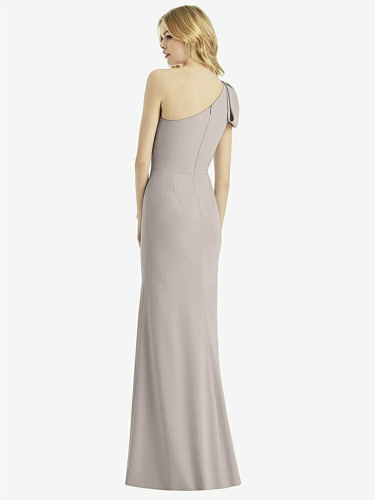 【NEW】【STYLE: 6769】弓 ワンショルダー トランペット ガウン【COLOR: Taupe】【SIZE: 00-30W】