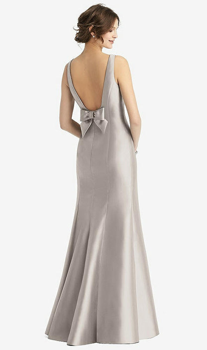 【STYLE: D770】Sleeveless Satin Trumpet Gown with Bow at Open-Back【COLOR: Taupe】