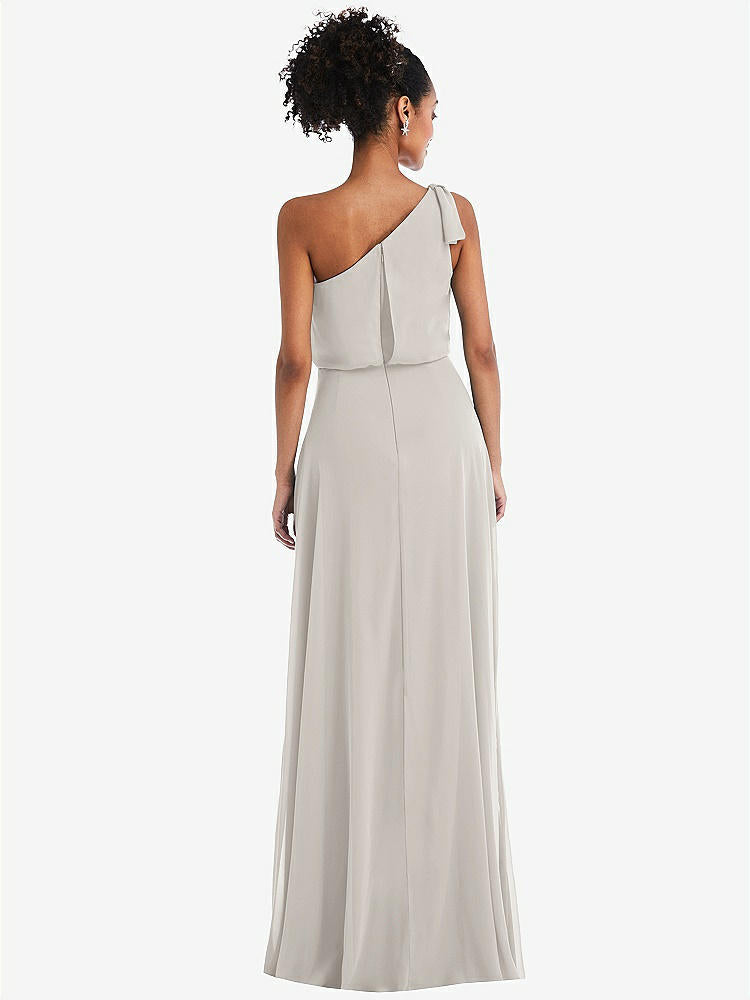 【NEW】【STYLE: TH052】ワンショルダー 弓 ブルーソン ボディス マキシ ドレス【COLOR: Oyster】【SIZE: 00-30W】