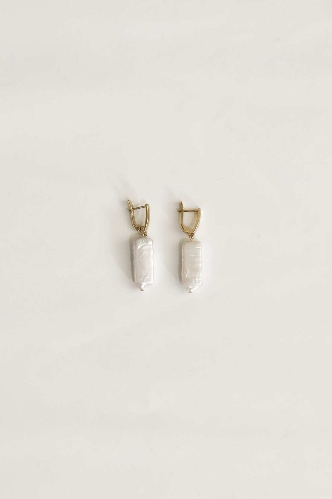 【新】【A.B. ELLIE】 Hughes Freshwater Pearl Bar Drops