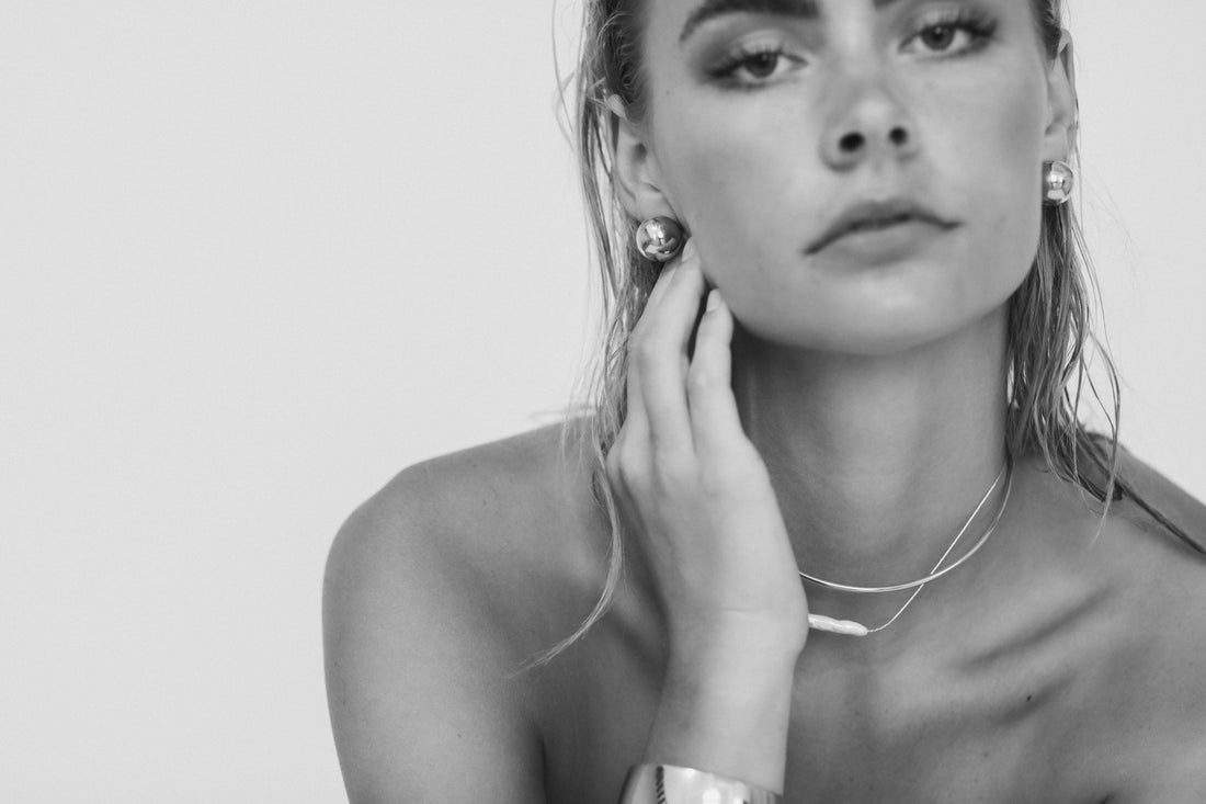 【新】【A.B. ELLIE】 Hughes Freshwater Pearl Bar Necklace