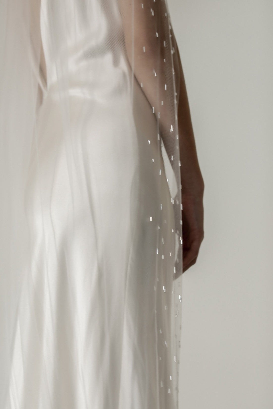 【新】【A.B. ELLIE】 Nova Metallic Edge Veil